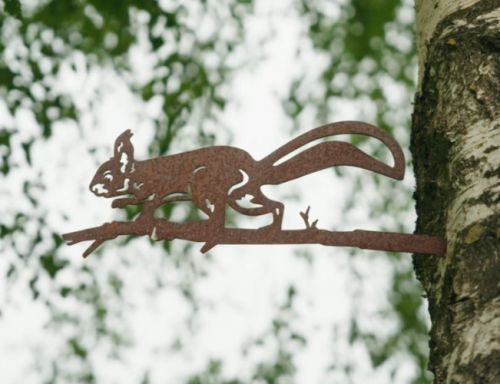Eichhörnchen aus Cortenstahl laufend | Gartendekoration