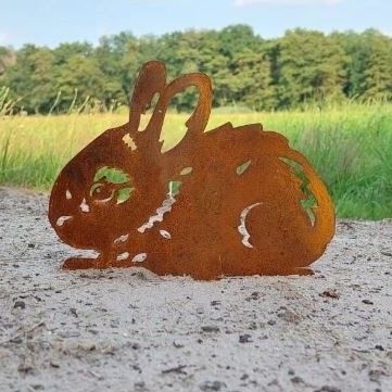 Junges Kaninchen aus Cortenstahl | Hase | Lebensgroße Gartenstatue