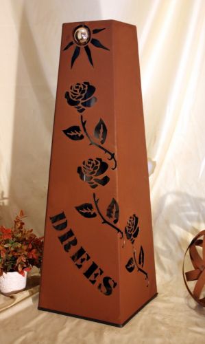 Rostsäule konisch mit Rosen, Sonne und individuellem Text | Jabo-Design