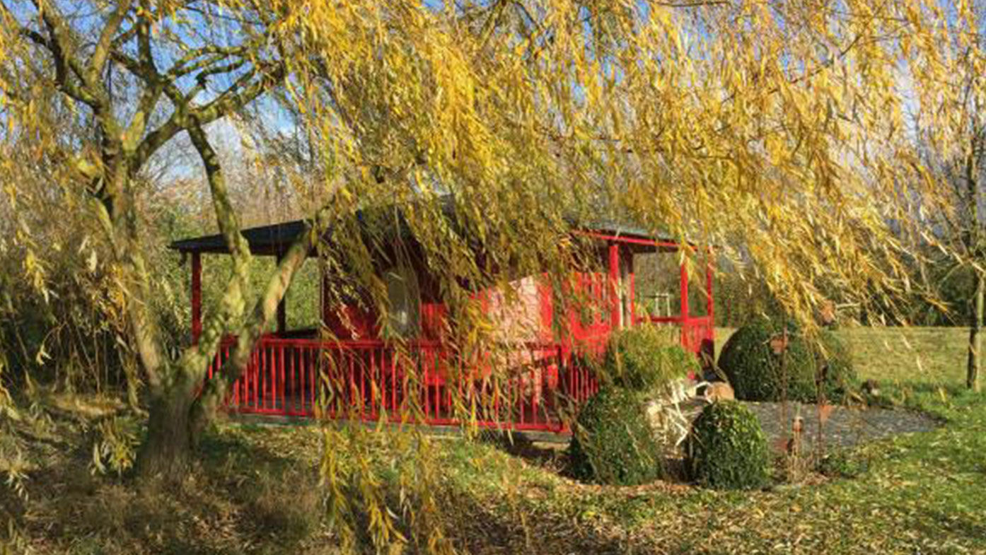 Das rote Gartenhaus
