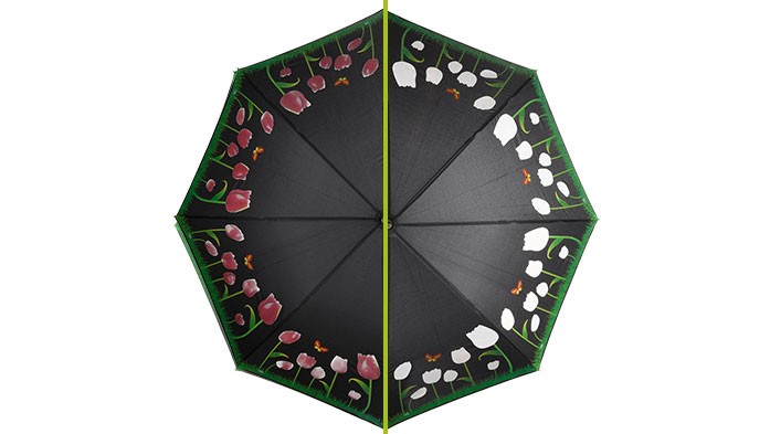 Regenschirme, die die Farbe wechseln